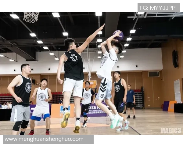 上海篮球队灵活性排名第三展现出强劲实力与团队协作精神